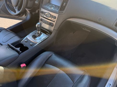 Used 2010 INFINITI G37 Journey w/ Premium Pkg RWD image 10