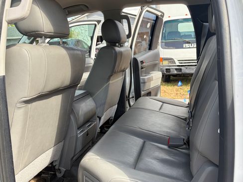 Used 2012 Toyota Tundra 2WD Double Cab w/ Tow Pkg image 4