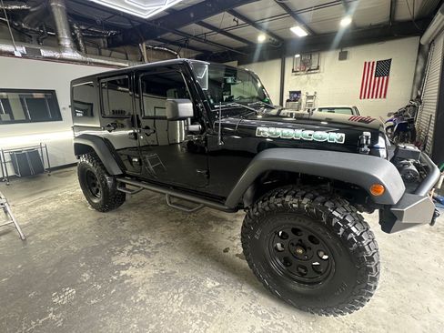 Used 2013 Jeep Wrangler Unlimited Rubicon w/ Max Tow Pkg AWD/4WD image 5