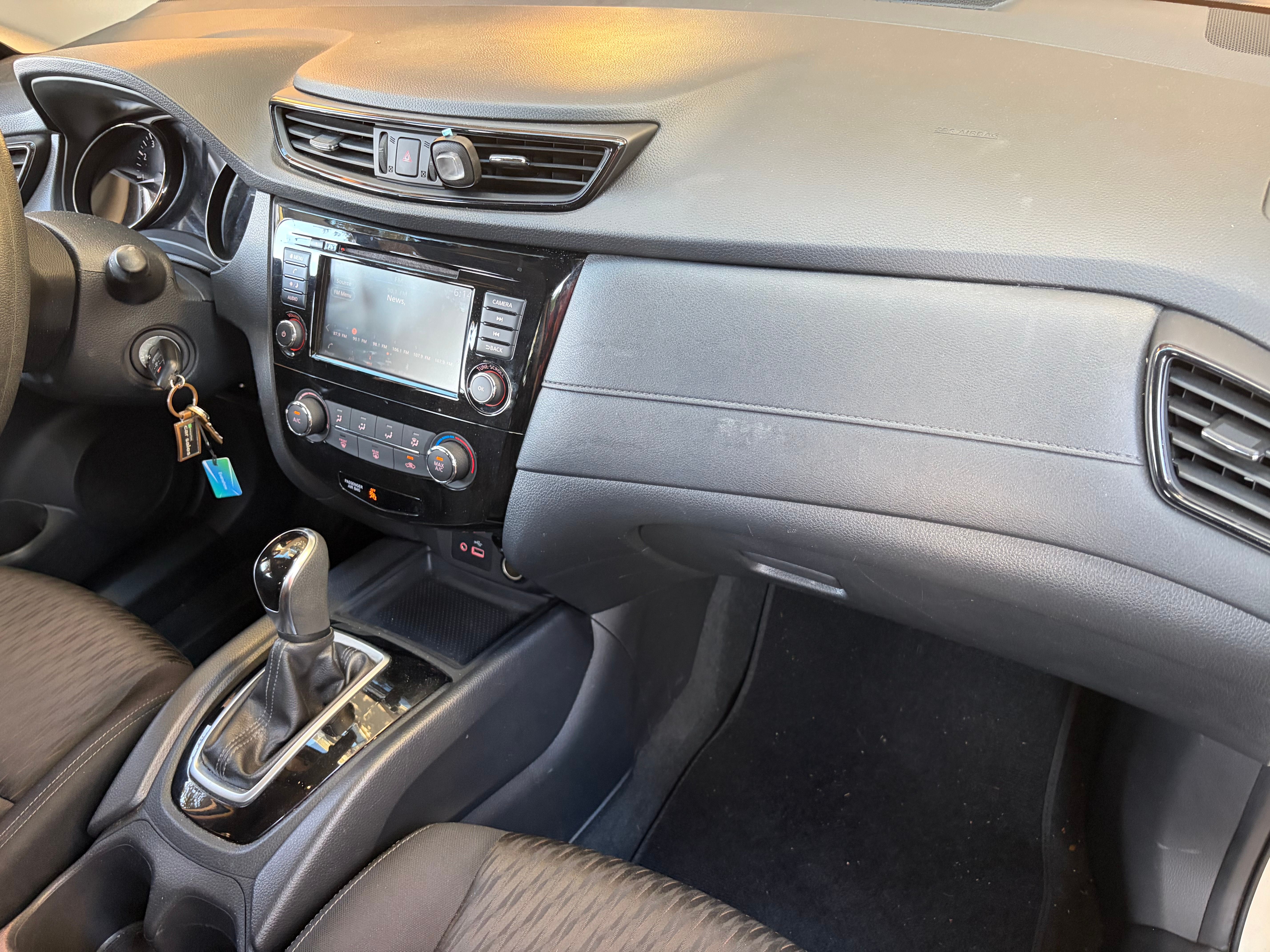 Used 2019 Nissan Rogue S FWD image 19