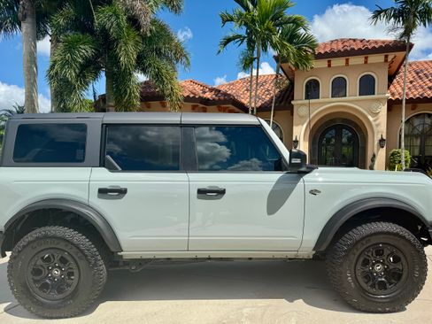 Used 2022 Ford Bronco Wildtrak image 1