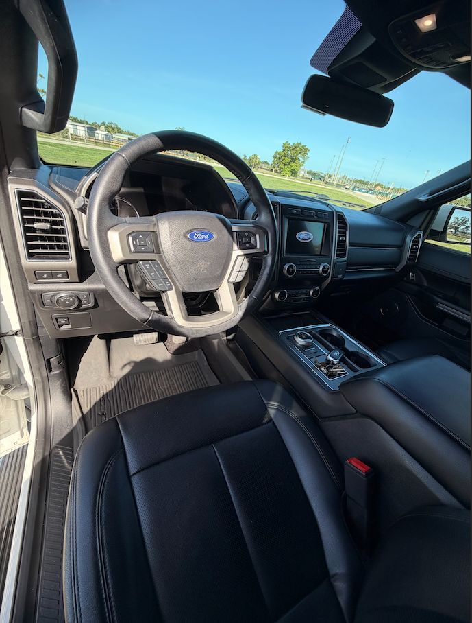 Used 2021 Ford Expedition XLT RWD image 9