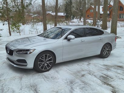 Used 2018 Volvo S90 T5 Momentum