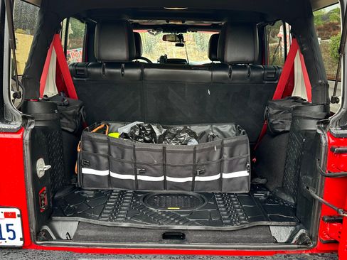 Used 2018 Jeep Wrangler Unlimited Rubicon image 15