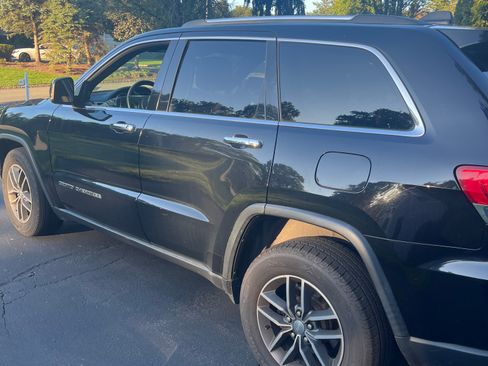 Used 2017 Jeep Grand Cherokee Limited image 5