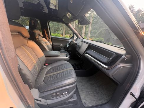 Used 2022 Rivian R1S Launch Edition AWD/4WD image 5