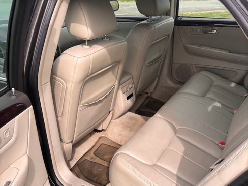 Used 2008 Cadillac DTS FWD image 4