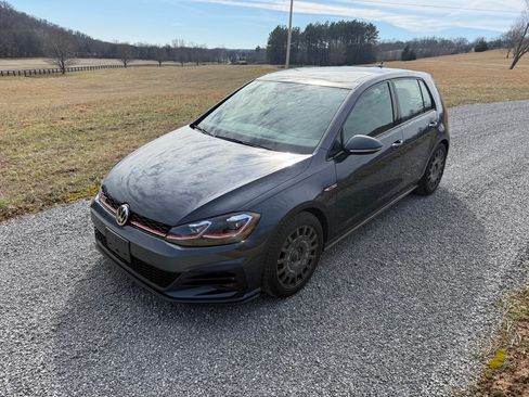 Used 2018 Volkswagen GTI SE image 12