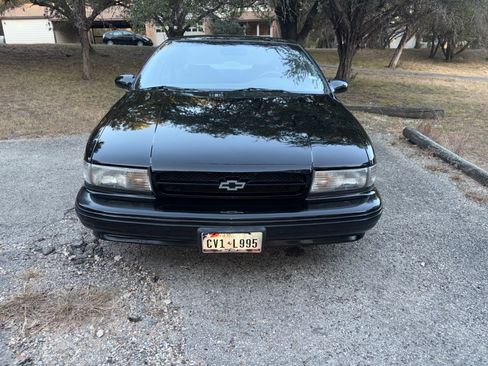 Used 1996 Chevrolet Impala SS RWD image 4