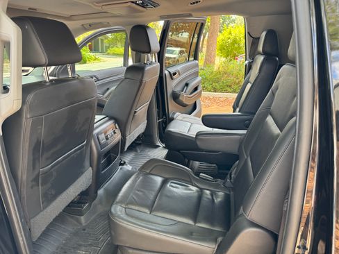 Used 2019 GMC Yukon XL SLT w/ Open Road Package RWD image 16