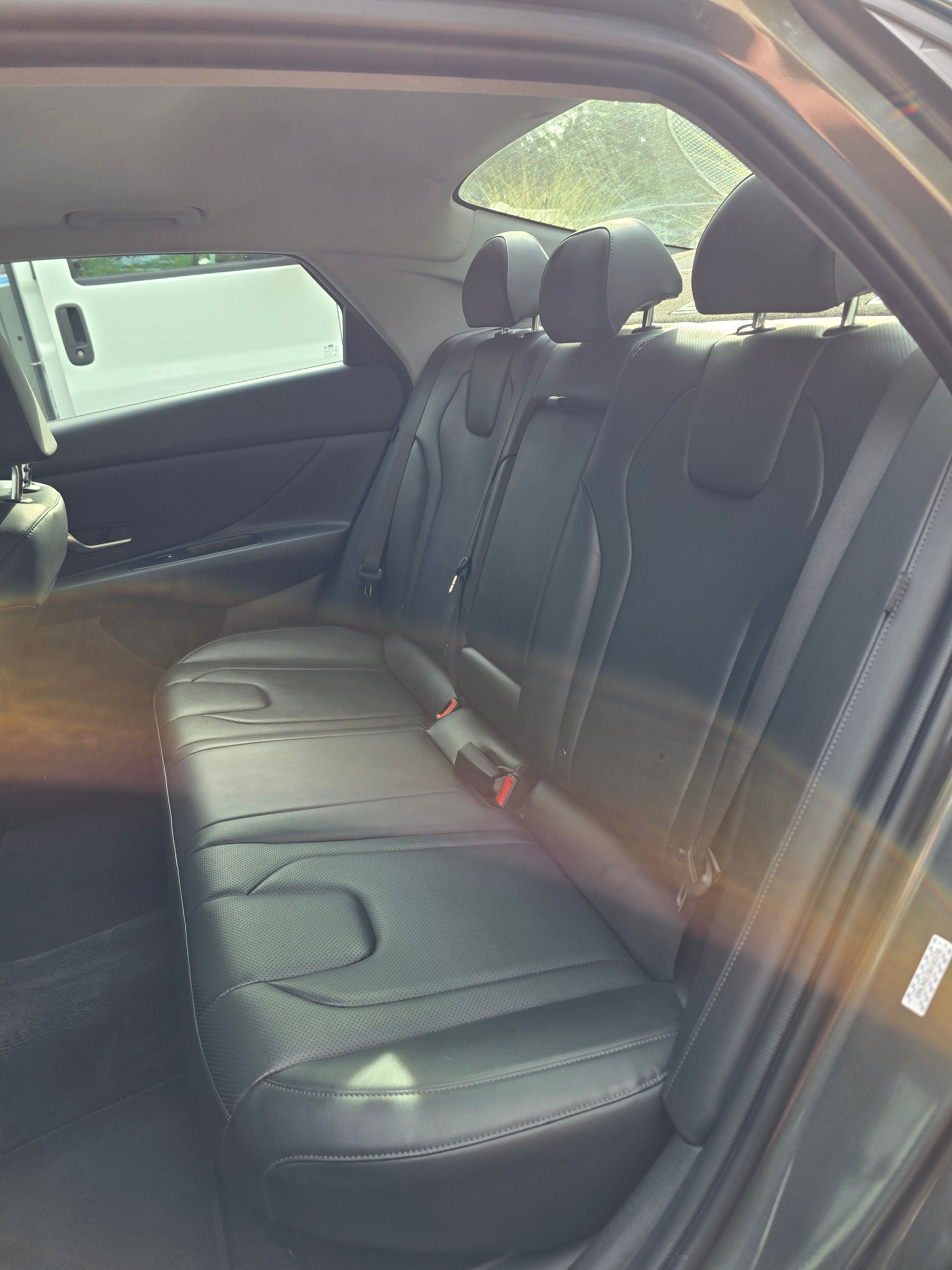 Used 2024 Hyundai Elantra Limited FWD image 19