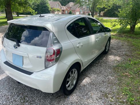 Used 2012 Toyota Prius C Three w/ Preferred Accessory Pkg #1 FWD image 4