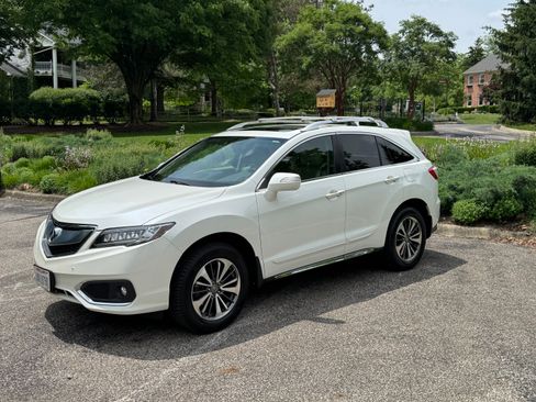 Used 2018 Acura RDX AWD w/ Advance Package image 2