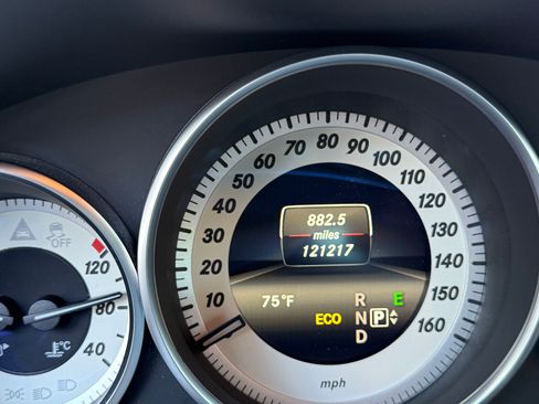 Used 2014 Mercedes-Benz E 350 4MATIC Sedan image 10