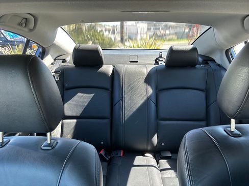 Used 2004 MAZDA MAZDA3 s w/ Moonroof & 6-CD Pkg image 7