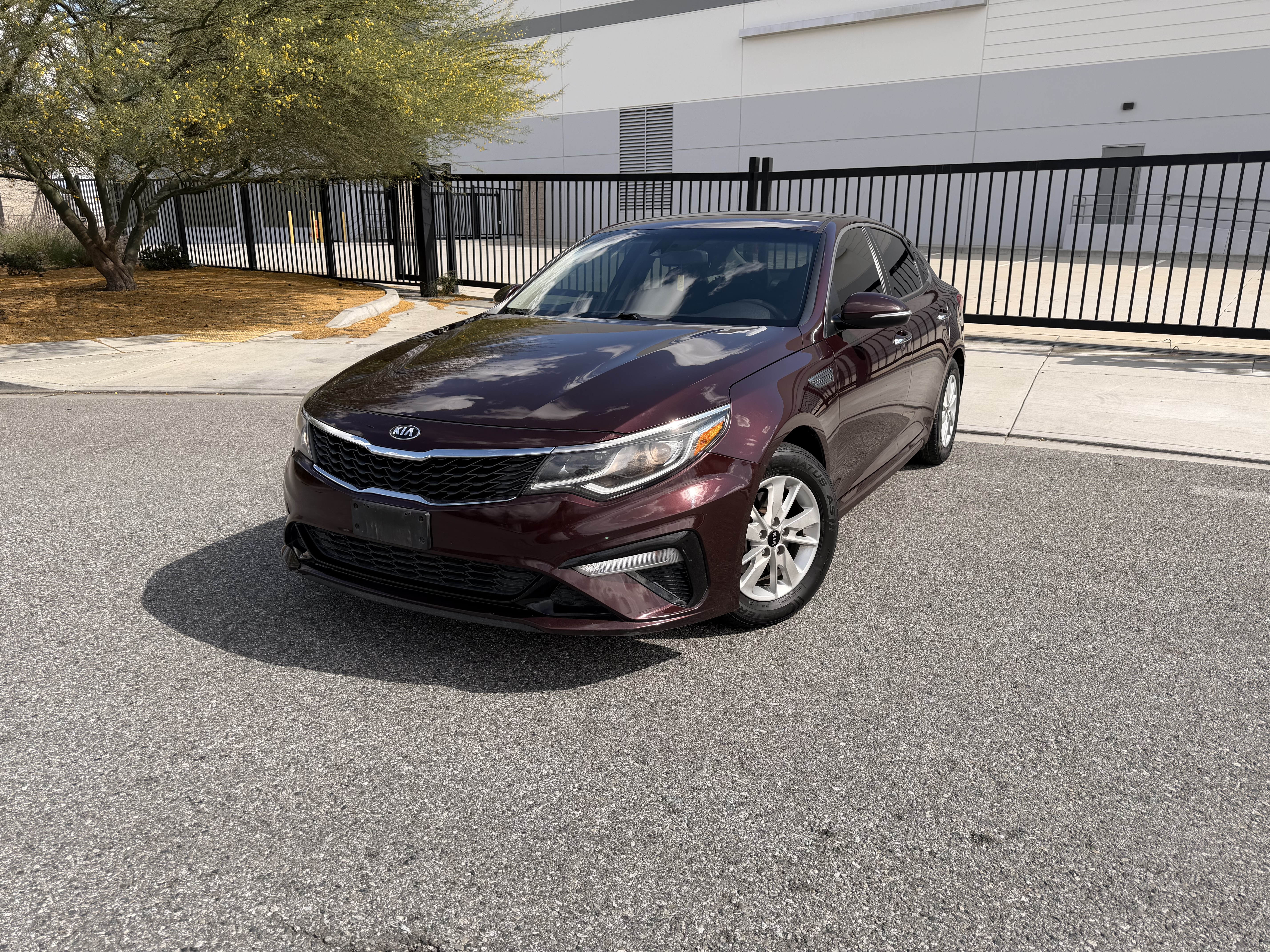 Used 2019 Kia Optima LX FWD image 1