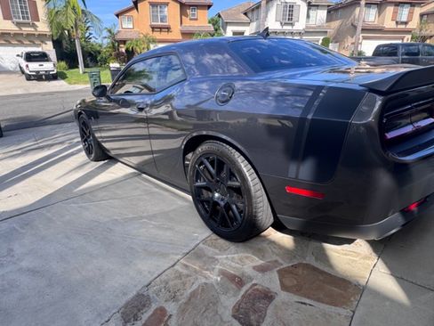 Used 2015 Dodge Challenger R/T Scat Pack RWD image 10