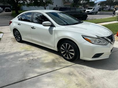 Used 2017 Nissan Altima 2.5 SL w/ Moonroof Package