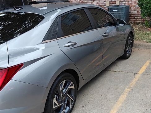 Used 2025 Hyundai Elantra SEL image 10