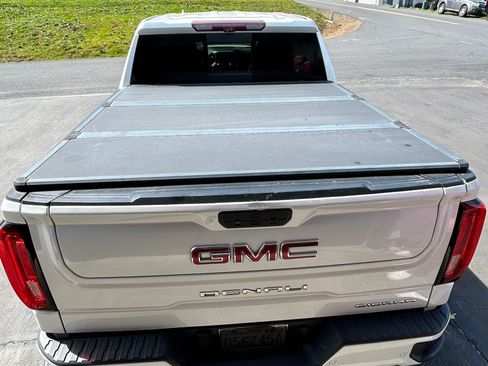 Used 2020 GMC Sierra 1500 Denali w/ Denali Premium Package AWD/4WD image 4