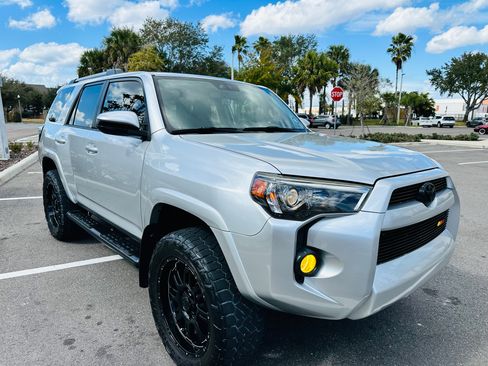 Used 2019 Toyota 4Runner SR5 image 5
