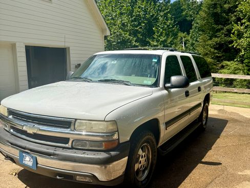 Used 2002 Chevrolet Suburban LS RWD image 4