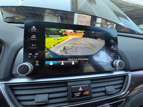 Used 2019 Honda Accord Sport image 5