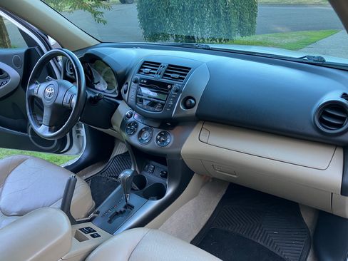 Used 2010 Toyota RAV4 Limited image 17