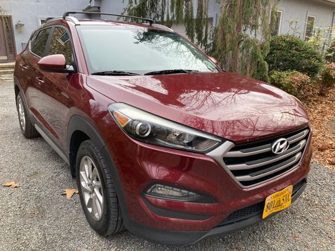 Used 2017 Hyundai Tucson SE image 4