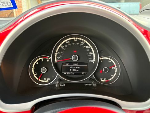 Used 2014 Volkswagen Beetle TDI FWD image 13