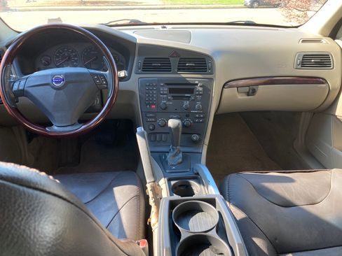 Used 2003 Volvo XC70 AWD/4WD image 15