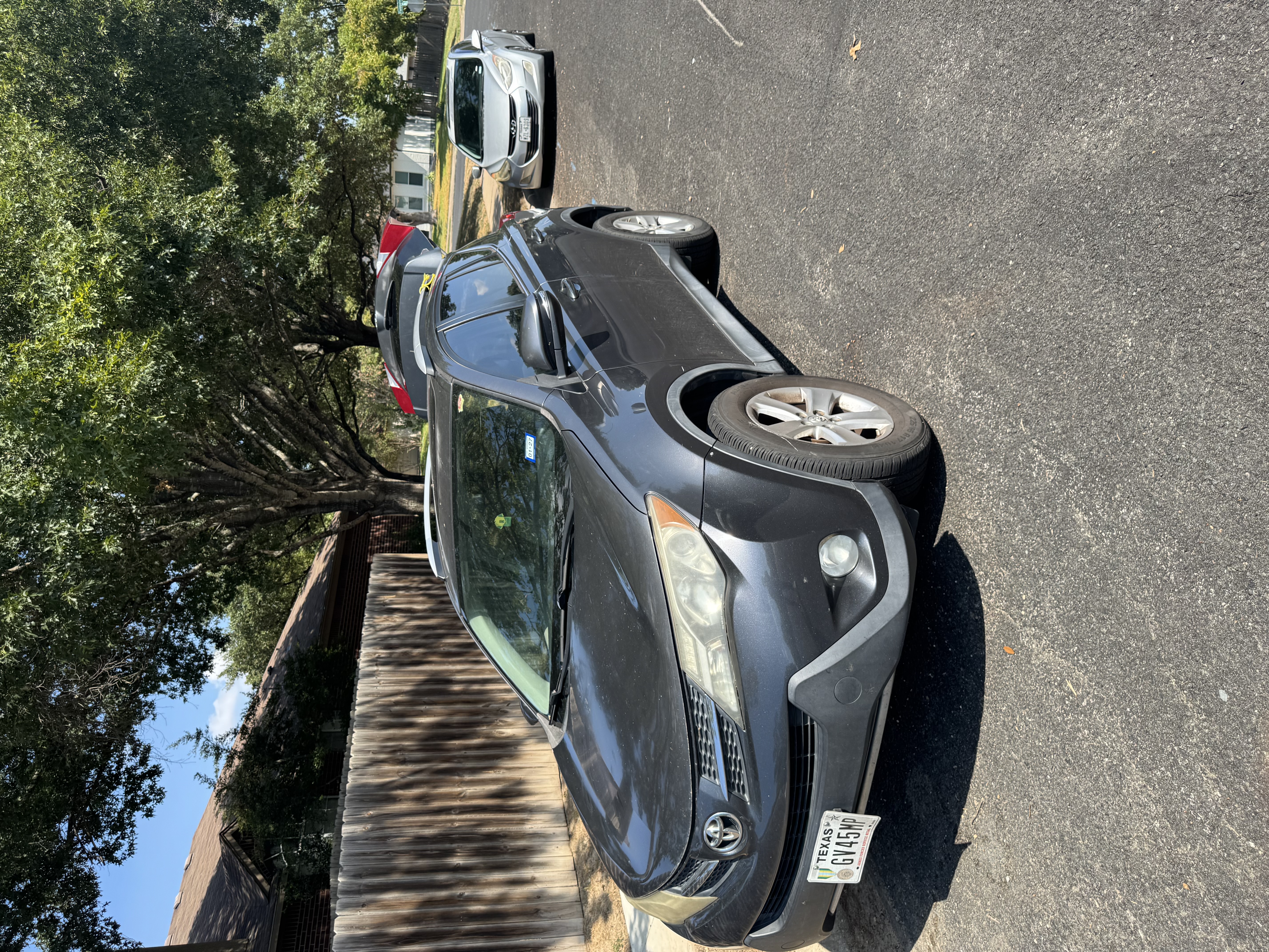Used 2013 Toyota RAV4 XLE AWD/4WD image 2