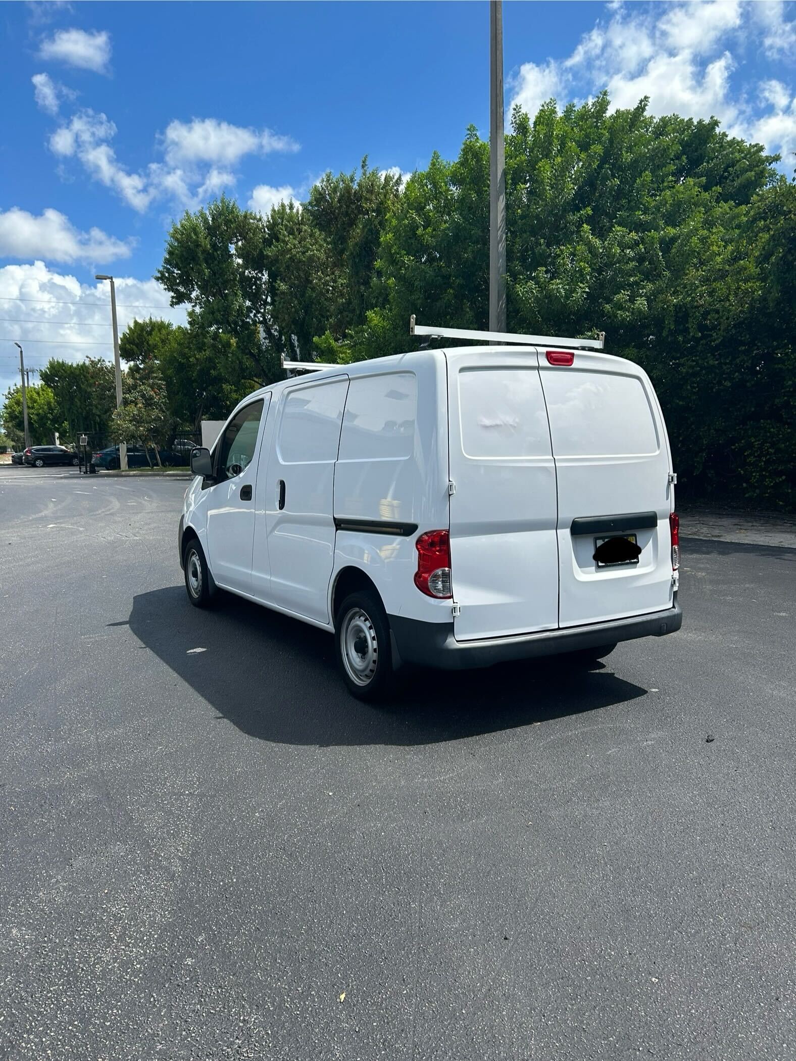 Used 2019 Nissan NV200 S FWD image 2