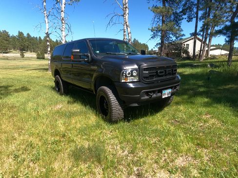 Used 2002 Ford Excursion XLT AWD/4WD image 10