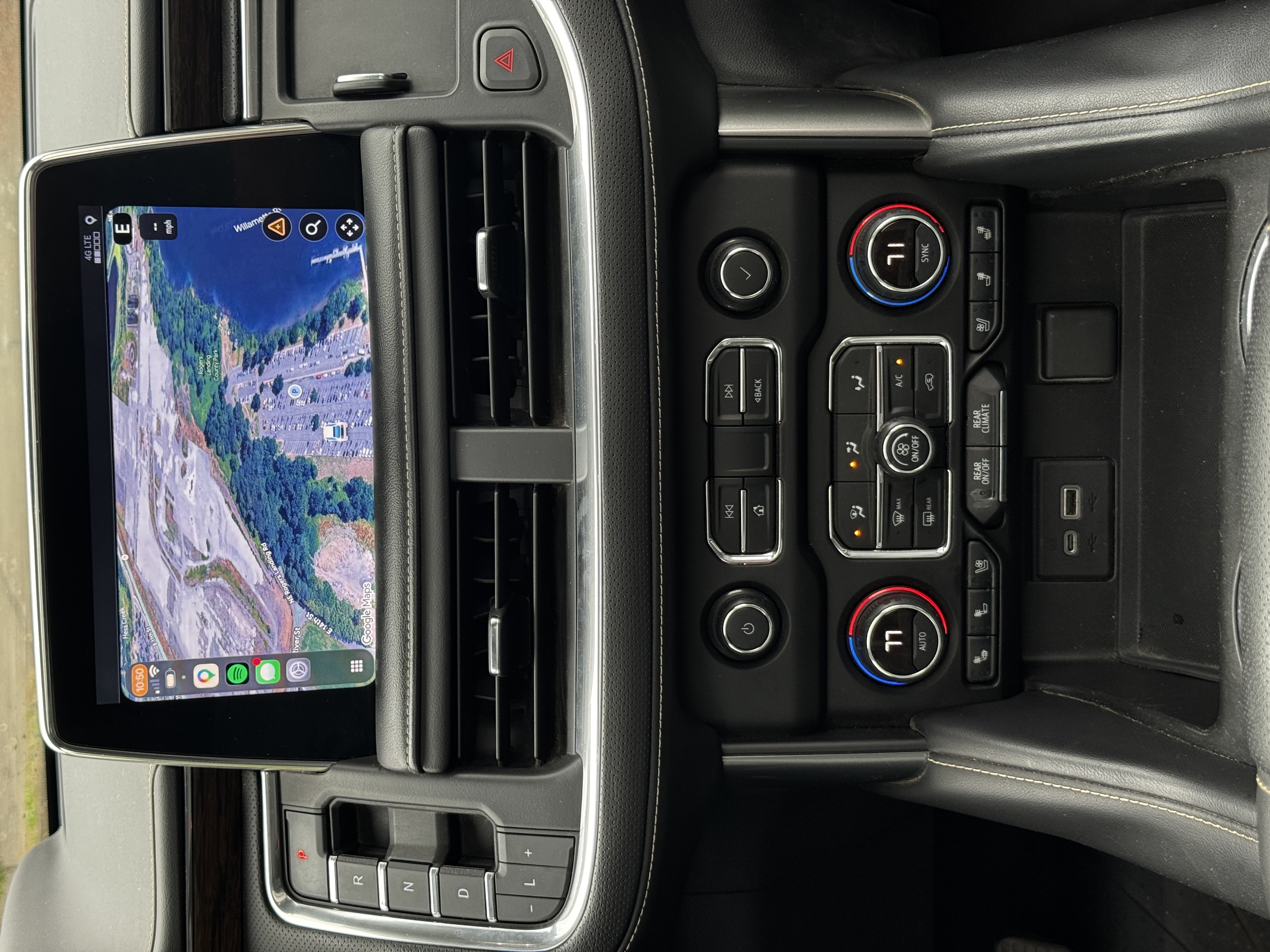 Used 2021 Chevrolet Tahoe Premier w/ Premium Package AWD/4WD image 9