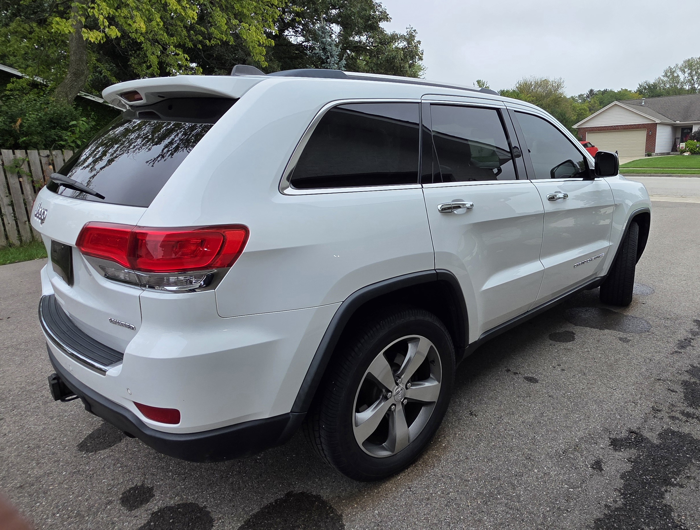 Used 2015 Jeep Grand Cherokee Limited w/ Trailer Tow Group IV AWD/4WD image 6
