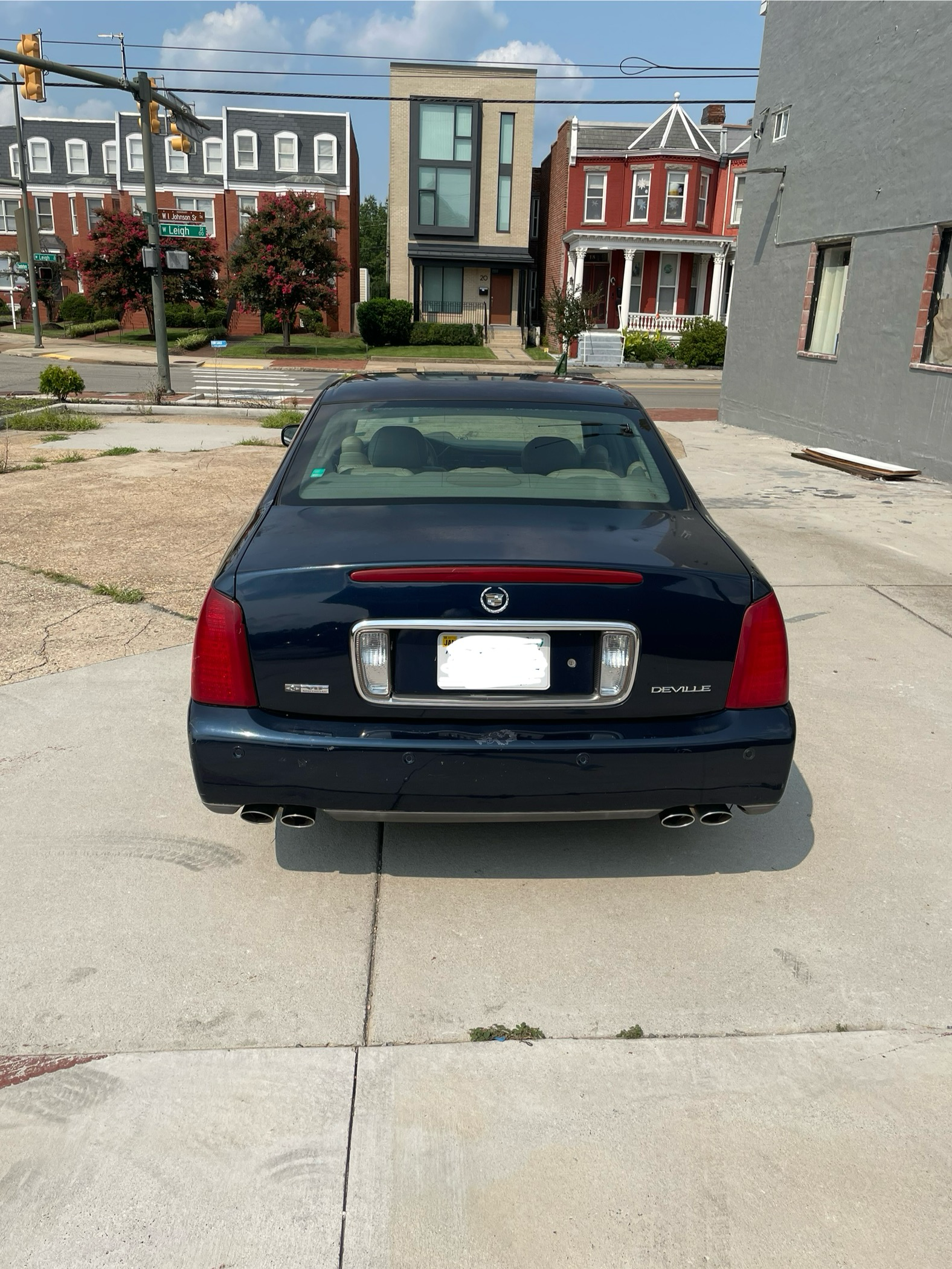 Used 2004 Cadillac De Ville w/ Equipment Group FWD image 4