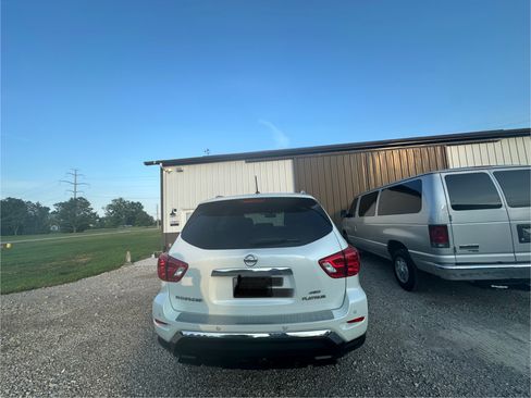 Used 2018 Nissan Pathfinder Platinum AWD/4WD image 4