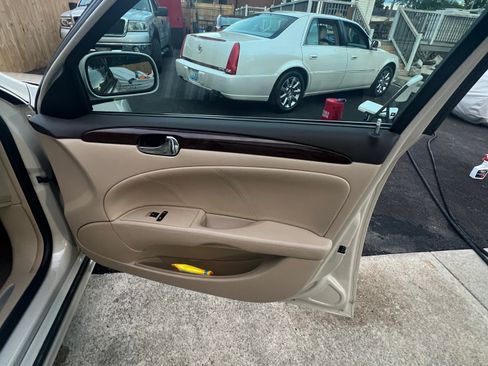 Used 2011 Buick Lucerne CX image 10