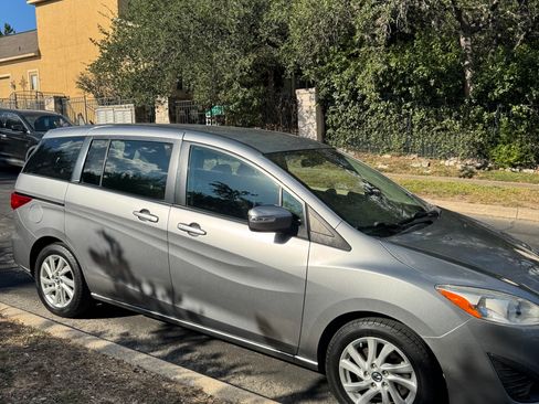 Used 2015 MAZDA MAZDA5 Sport image 4