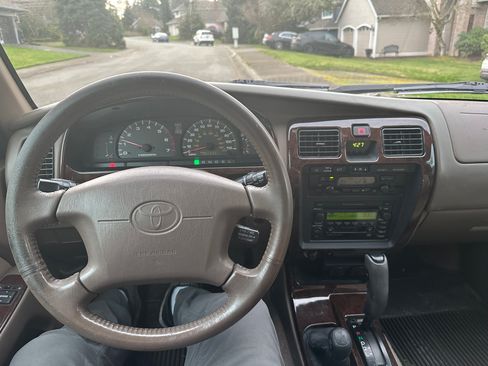 Used 2002 Toyota 4Runner Limited image 10