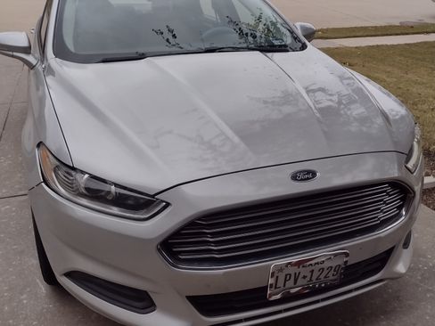 Used 2016 Ford Fusion SE image 13
