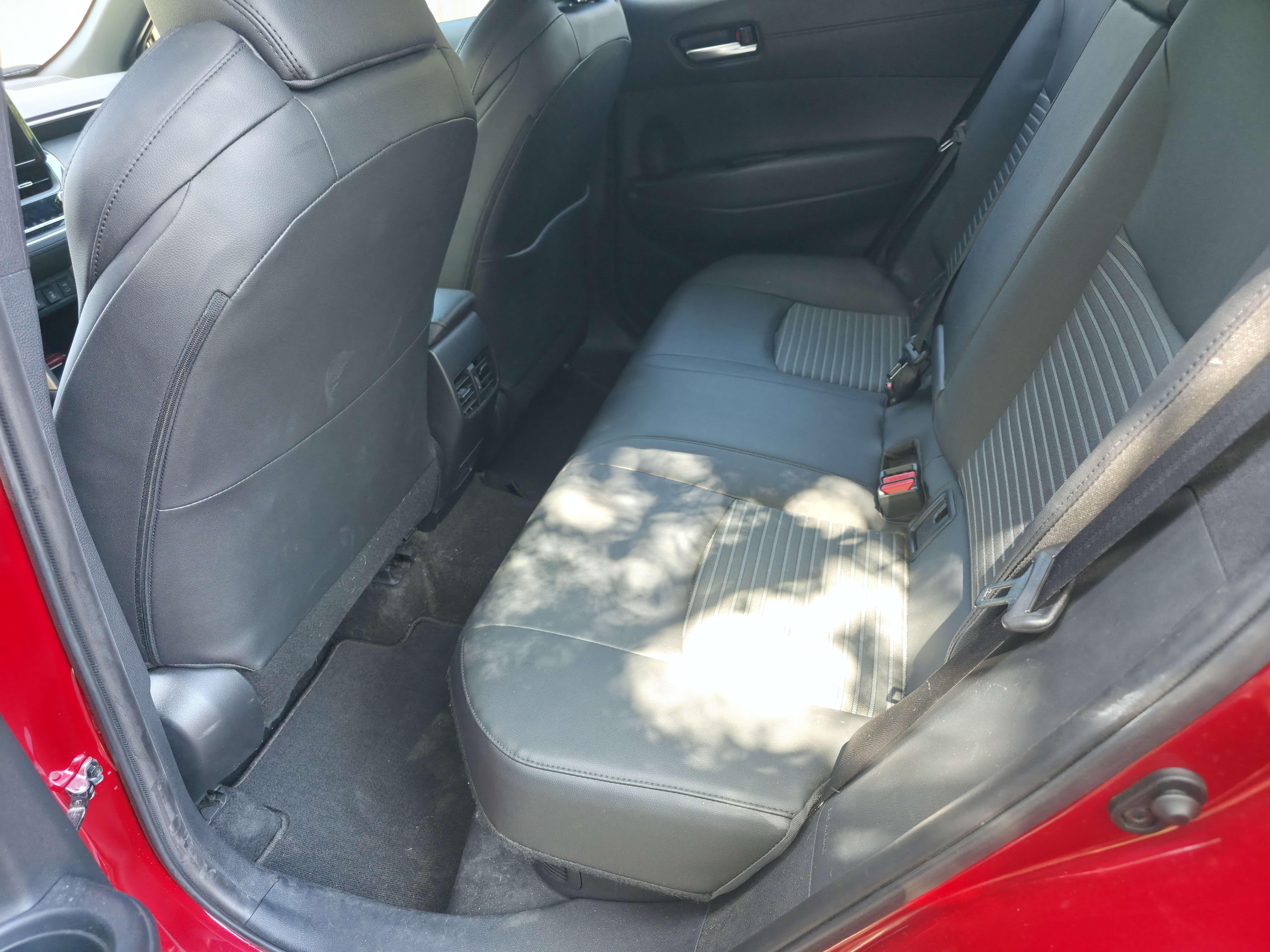 Used 2023 Toyota Corolla Cross AWD Hybrid w/ Convenience Package image 5