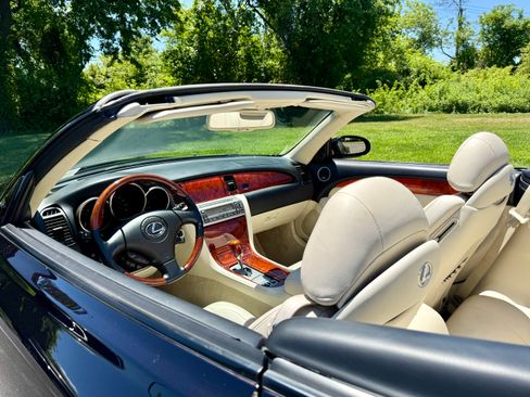 Used 2008 Lexus SC 430 Convertible RWD image 32