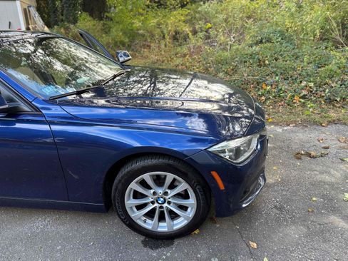 Used 2018 BMW 320i xDrive Sedan w/ Convenience Package image 9
