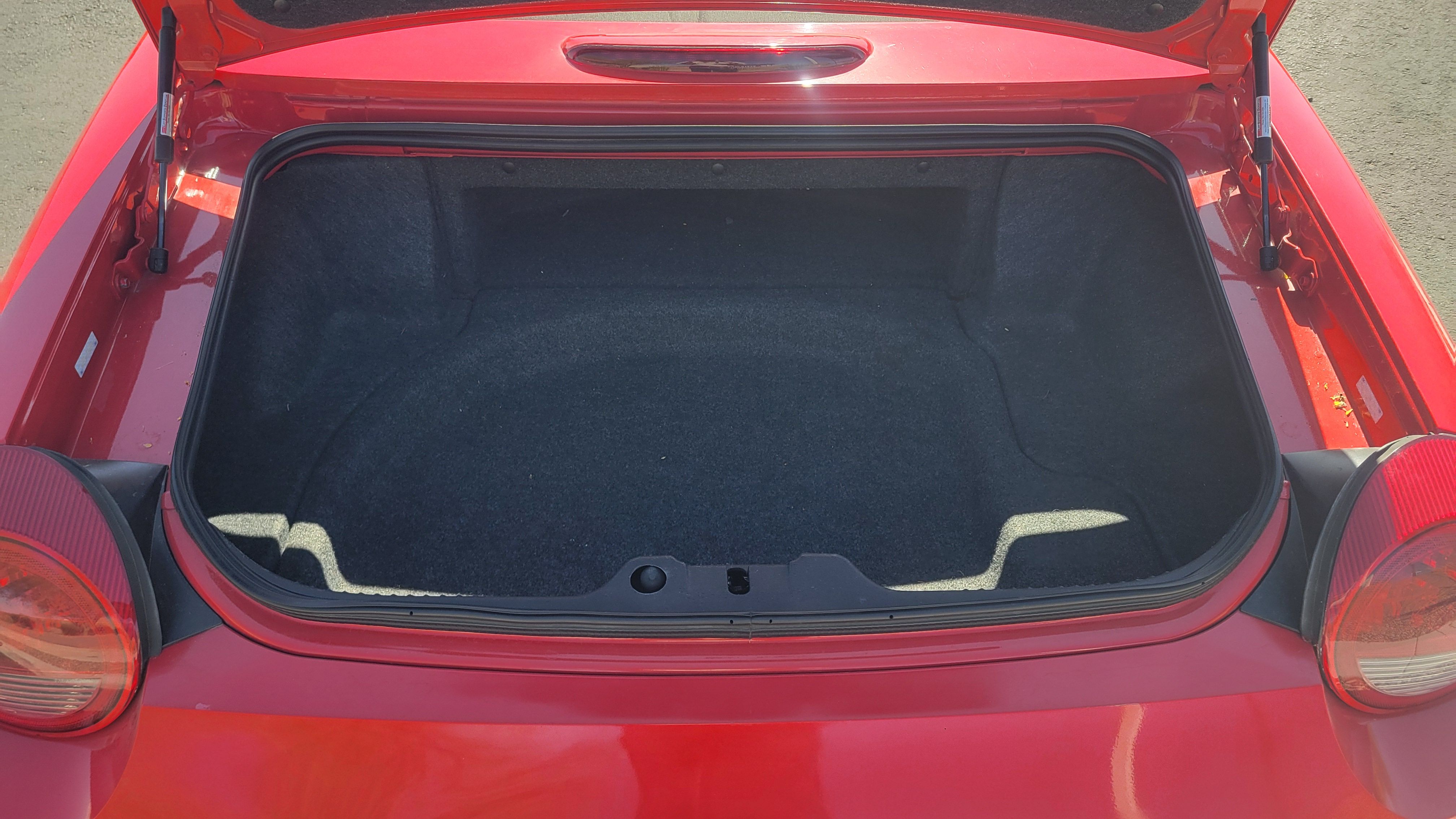 Used 2004 Ford Thunderbird RWD image 14