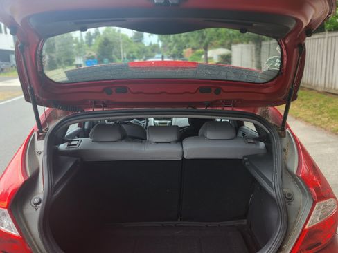 Used 2012 Hyundai Accent SE FWD image 9