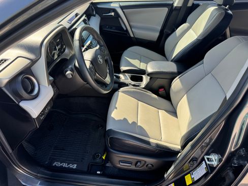 Used 2018 Toyota RAV4 Limited image 6