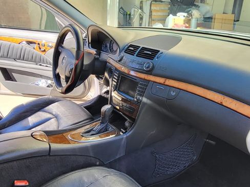 Used 2005 Mercedes-Benz E 320 Sedan image 6