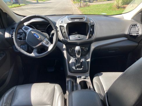 Used 2015 Ford Escape SE w/ Equipment Group 201A image 6